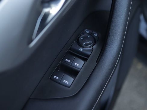 Used 2025 Chevrolet Blazer LT FWD image 24