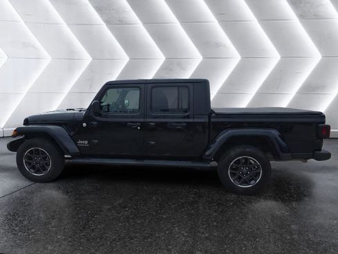 Used 2023 Jeep Gladiator Overland image 8