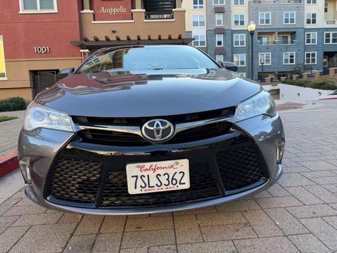 Used 2016 Toyota Camry SE FWD image 32