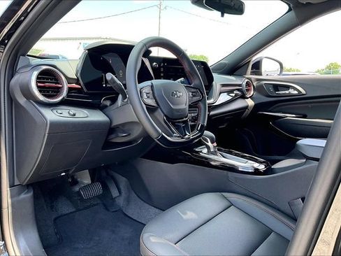 New 2026 Chevrolet Trax RS w/ Sunroof Package FWD image 8