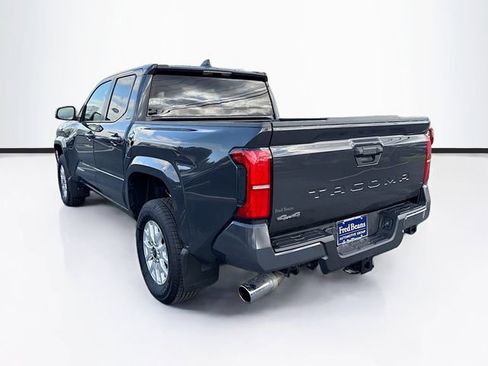 Used 2025 Toyota Tacoma SR5 AWD/4WD image 6