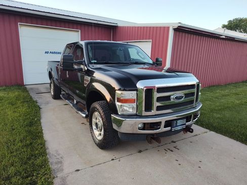 Used 2010 Ford F350 4x4 Crew Cab Super Duty image 4