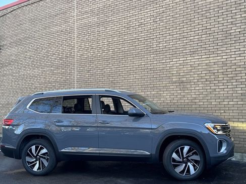 New 2026 Volkswagen Atlas SEL image 4
