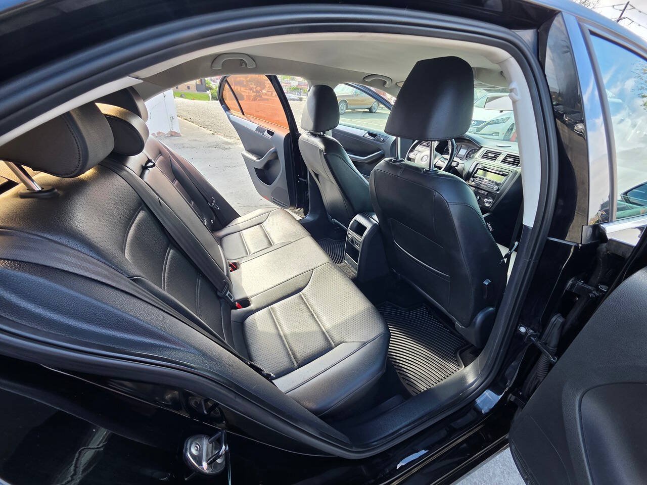 Used 2014 Volkswagen Jetta SE FWD image 26