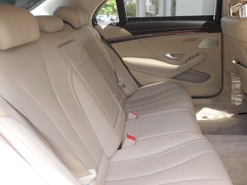 Used 2014 Mercedes-Benz S 550 Sedan image 19
