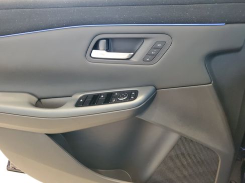 New 2026 Nissan Leaf Platinum+ image 14