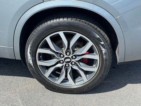 Used 2023 Cadillac XT6 Sport w/ Technology Package AWD/4WD image 6
