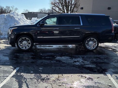 Used 2017 Cadillac Escalade ESV Platinum image 4
