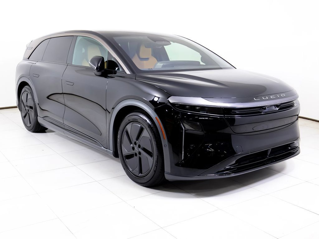 Used 2026 Lucid Gravity Grand Touring AWD/4WD image 32