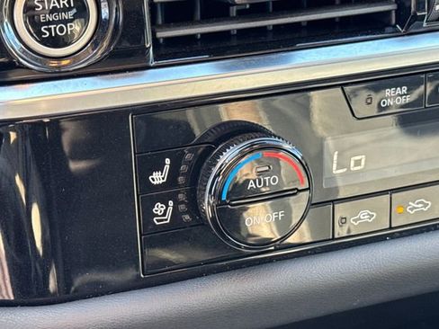 Used 2024 Nissan Pathfinder Platinum w/ Cargo Package image 23