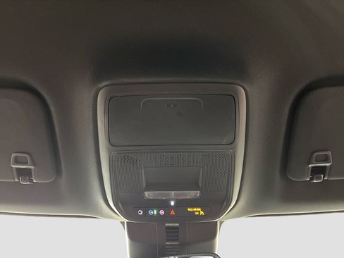 Used 2025 Buick Enclave Sport Touring w/ Super Cruise Package FWD image 21
