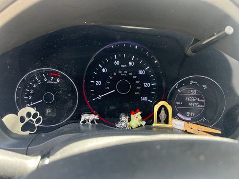 Used 2018 Honda HR-V EX image 9