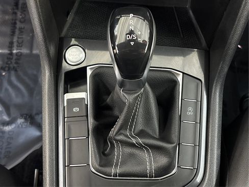 Used 2022 Volkswagen Tiguan SE image 47
