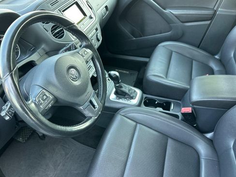 Used 2016 Volkswagen Tiguan S image 4