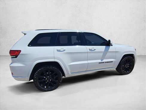 Used 2020 Jeep Grand Cherokee Altitude RWD image 8
