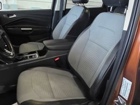 Used 2017 Ford Escape SE w/ Equipment Group 201A image 15