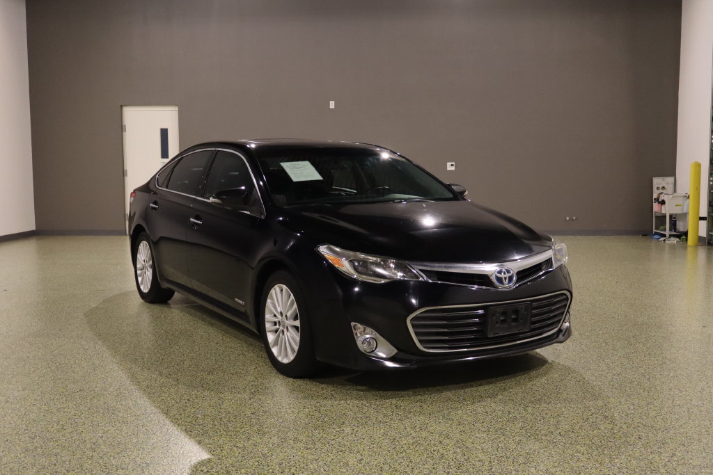 Used 2013 Toyota Avalon Limited FWD image 1