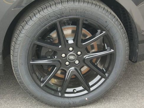 New 2026 Land Rover Range Rover Velar Dynamic SE image 9