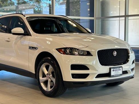 Used 2018 Jaguar F-PACE Premium image 5
