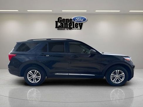 Used 2023 Ford Explorer XLT w/ Equipment Group 202A AWD/4WD image 8
