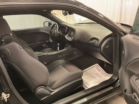 Used 2018 Dodge Challenger R/T w/ Performance Handling Group RWD image 32