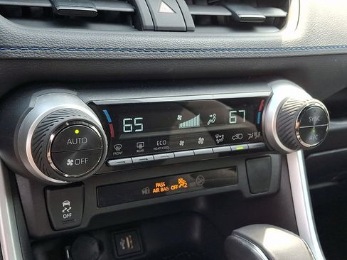 Certified 2024 Toyota RAV4 SE AWD/4WD image 18