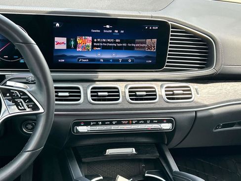 Used 2026 Mercedes-Benz GLS 450 4MATIC image 16
