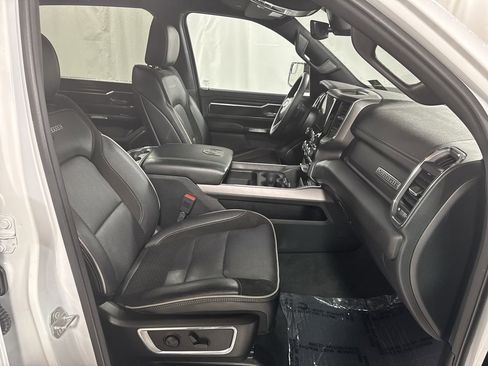 Used 2024 RAM 1500 Laramie image 34