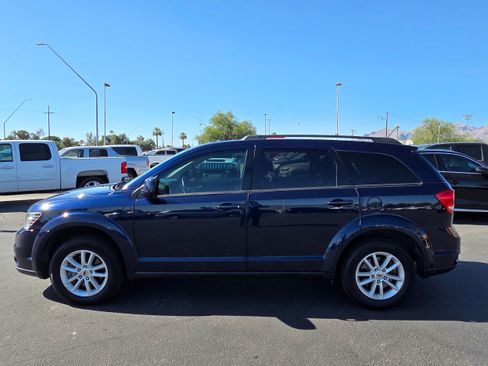 Used 2018 Dodge Journey SXT w/ Premium Group FWD image 2