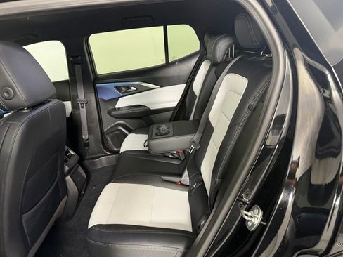 Used 2024 Chevrolet Equinox EV LT FWD image 24