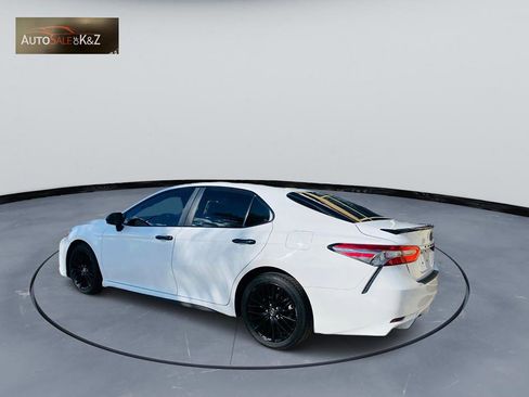 Used 2022 Toyota Camry SE FWD image 4