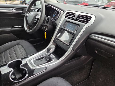 Used 2016 Ford Fusion SE FWD image 14