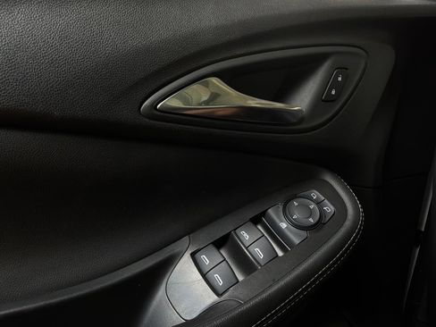 Used 2025 Buick Encore GX Preferred FWD image 19