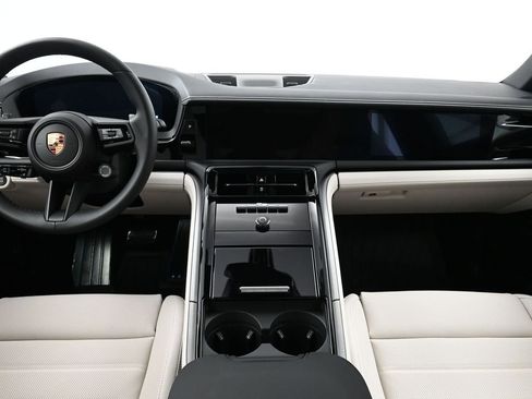 Certified 2026 Porsche Panamera image 9