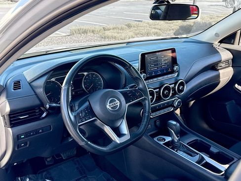 Used 2023 Nissan Sentra SV image 4