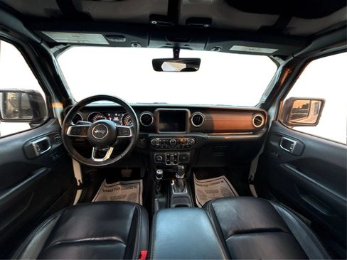 Used 2018 Jeep Wrangler Unlimited Sahara w/ Uconnect 4C Nav & Sound Group AWD/4WD image 23