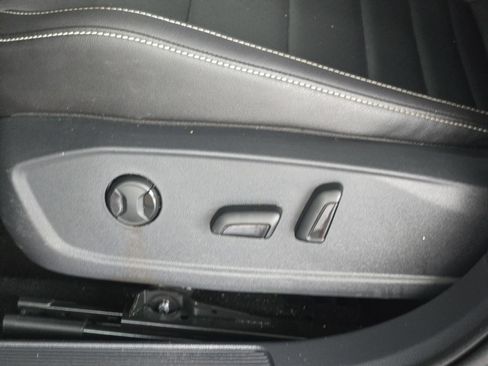 Used 2023 Volkswagen Jetta SE FWD image 22
