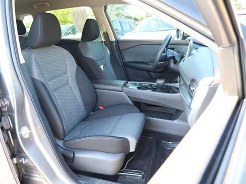 Certified 2023 Nissan Rogue SV FWD image 24
