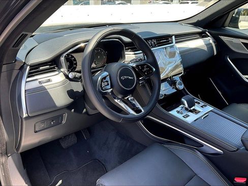 New 2026 Jaguar F-PACE R-Dynamic S image 4