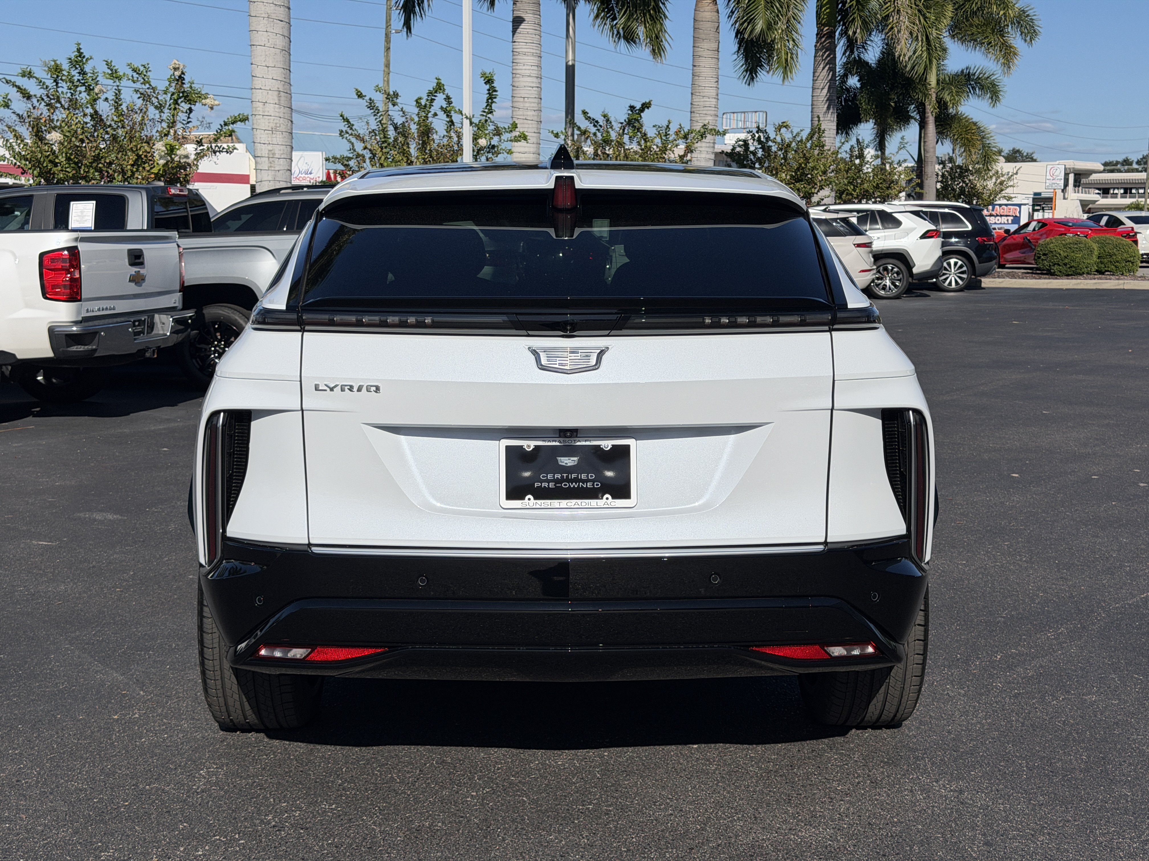 Used 2027 Cadillac Lyriq Signature Luxury RWD image 6