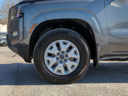 Used 2023 Nissan Frontier SV w/ Technology Package image 16