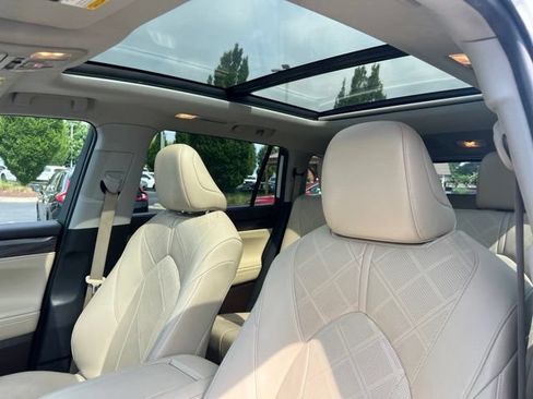 Used 2022 Toyota Highlander Platinum AWD/4WD image 15