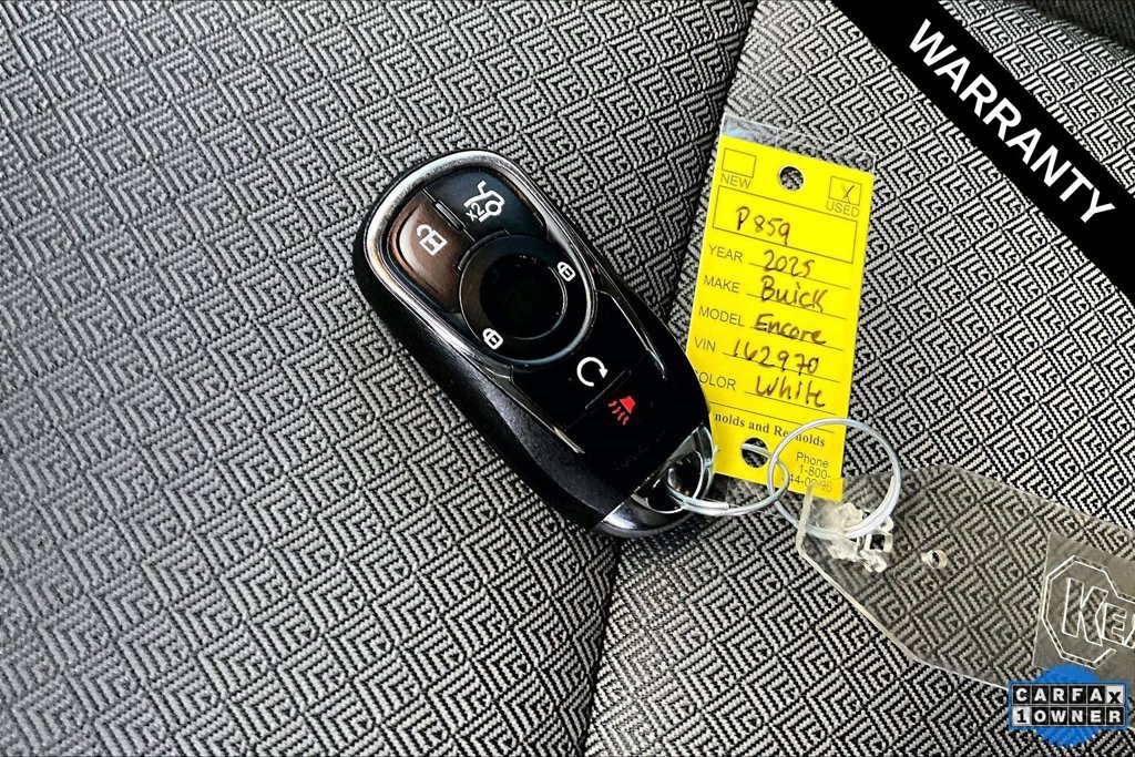 Used 2025 Buick Encore GX Preferred AWD/4WD image 32