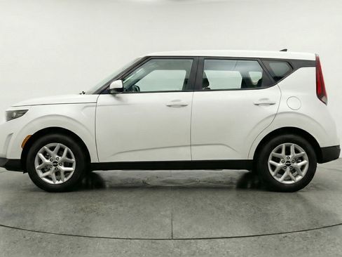 Used 2025 Kia Soul LX w/ LX Technology Package image 5