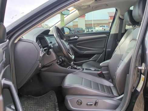 Used 2023 Volkswagen Jetta SE image 15