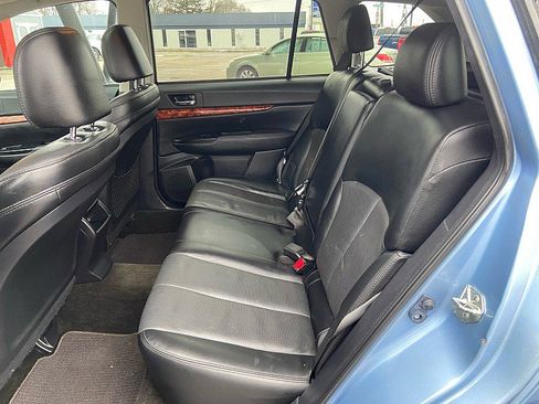 Used 2011 Subaru Outback 2.5i Limited w/ PWR Moonroof Pkg image 17