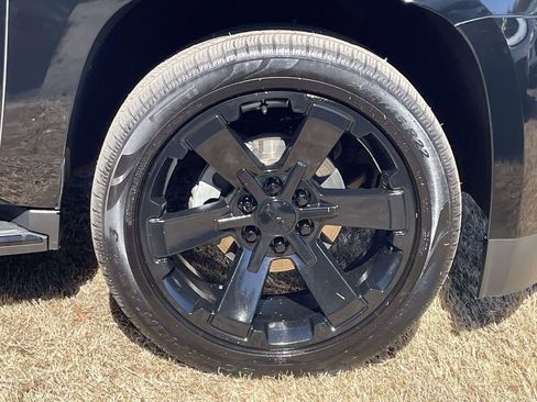 Used 2019 GMC Yukon SLT w/ Graphite Performance Edition image 7