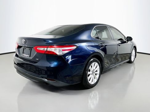 Used 2018 Toyota Camry LE FWD image 4