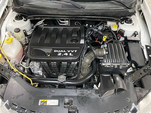 Used 2014 Dodge Avenger SE image 15