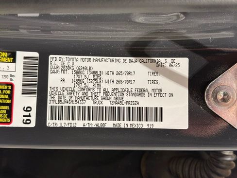 Certified 2025 Toyota Tacoma TRD Off-Road AWD/4WD image 28